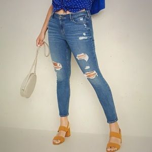 NWOT Old Navy Rockstar Super Skinny Ripped Jeans